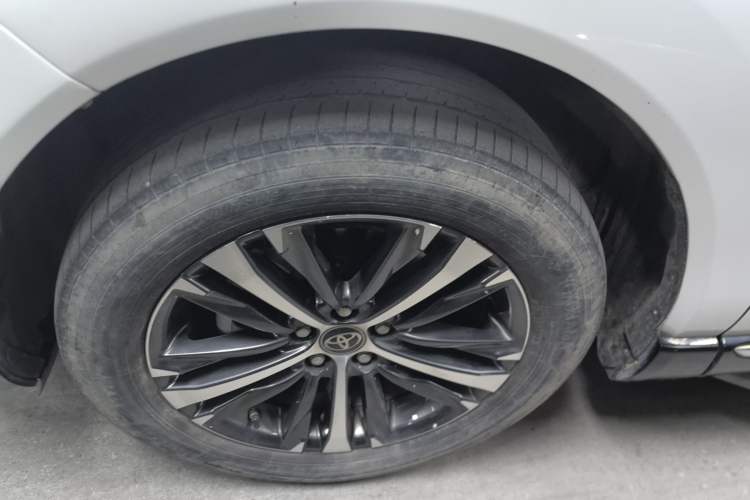 Used Toyota Venza 2022 2.0L CVT Two-Wheel Drive Luxury Edition