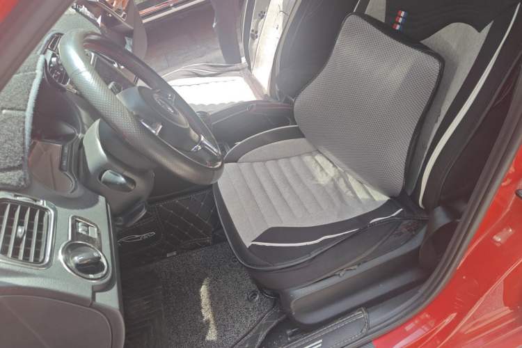 Used Volkswagen Polo 2013 1.4L Manual Fashion Edition
