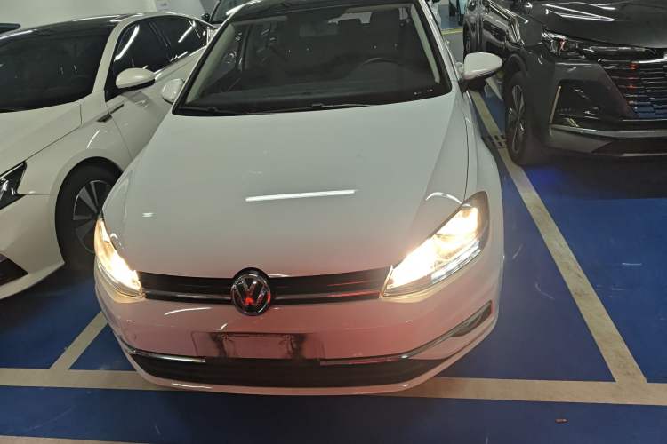 Used Volkswagen Golf 2018 230TSI Automatic Comfort Model Front