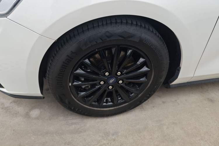 Used Ford Focus 2019 Hatchback EcoBoost 180 Automatic Trendy Model