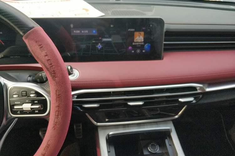 Used JETOUR X70 PLUS 2023 1.6T DCT Stronger 7-Seater