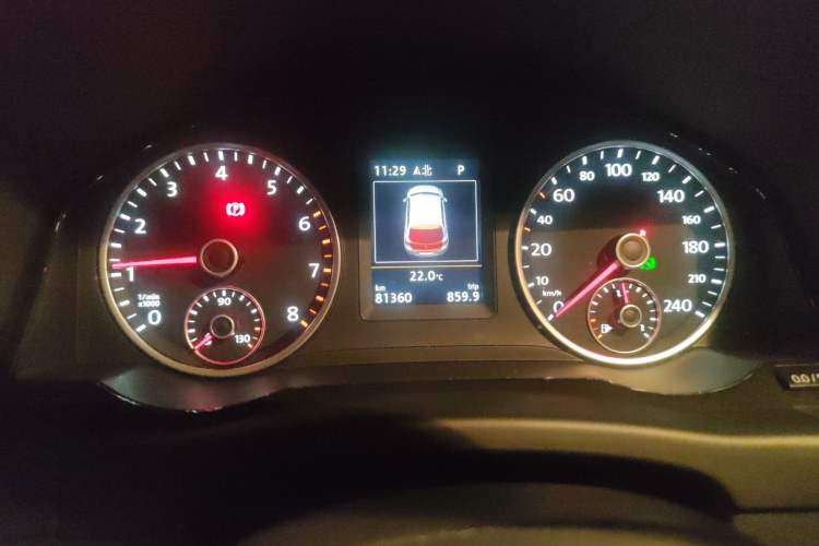 Used Volkswagen Tiguan 2015 2.0 TSI Automatic All-Wheel Drive Luxury Edition Instrument Cluster