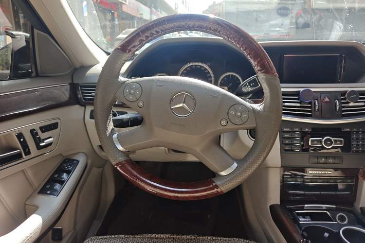 Used Mercedes-Benz E-Class 2013 E 260 L CGI Elegant Model
