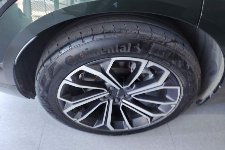 Used Lynk & Co 09 EM-P 2024 2.0TD EM-P Four-Wheel Drive ULTRA Six-Seater
