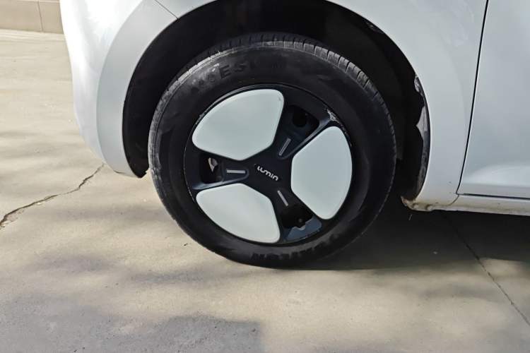 Used CHANGAN NEVO Lumin 2022 155 km – Refreshingly Sweet Edition Left Front Wheel Hub