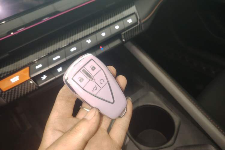 Used CHANGAN UNI-V 2022 1.5T Prestige Version Vehicle Key