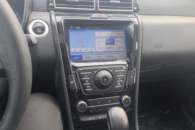 Used JMC Yusheng S330 2016 1.5L GTDi Automatic Two-Wheel Drive Fashion Edition Audio And AC Panel