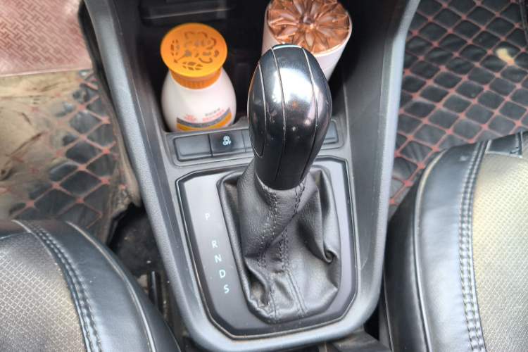 Used Volkswagen Santana 2021 1.5L Automatic Fashion Edition Gear Lever