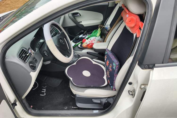 Used Volkswagen Polo 2014 1.6L Automatic Comfort Edition Left Front Seat