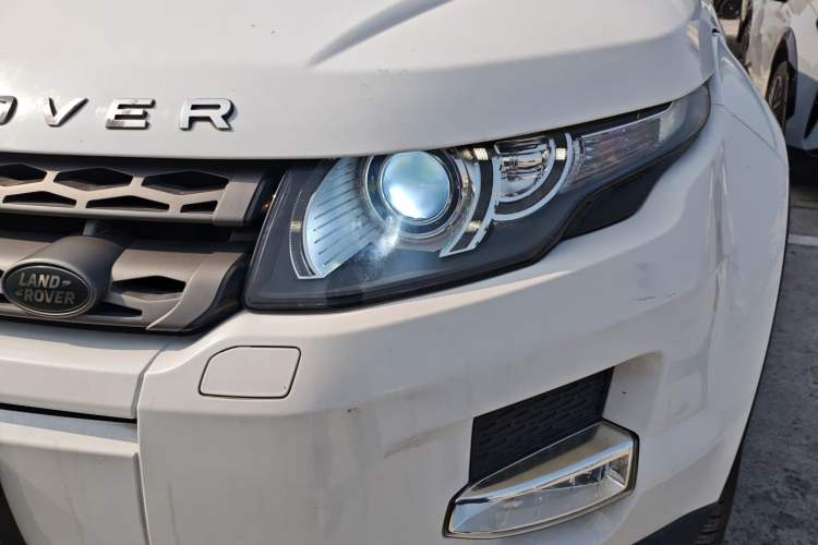 Used Land Rover Range Evoque 2015 2.0T Five-Door Zhiyao Edition Left Front Headlight