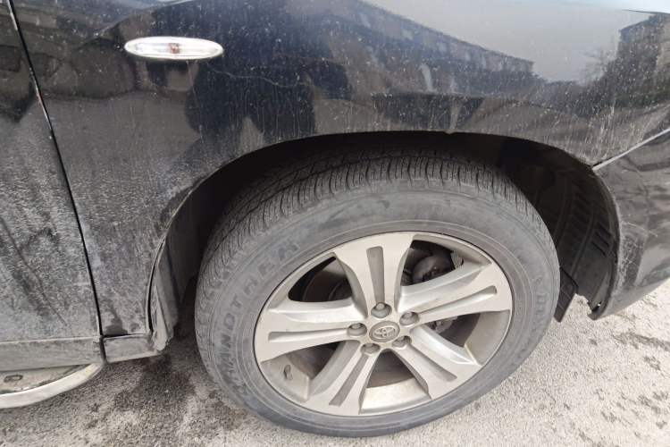 Used Toyota Highlander 2009 3.5L 4x4 7-Seater Luxury Edition Right Front Wheel Hub