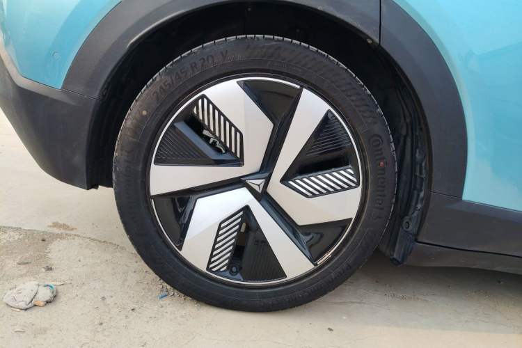 Used Deepal S05 2024 510 Ultra Pure Electric Version Right Rear Wheel Hub