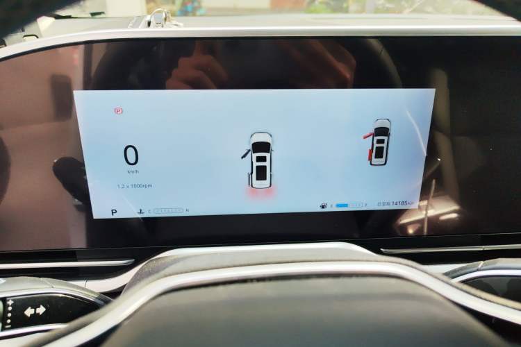 Used SAIC MAXUS G90 2025 2.0T Starlight Seven-Seater
