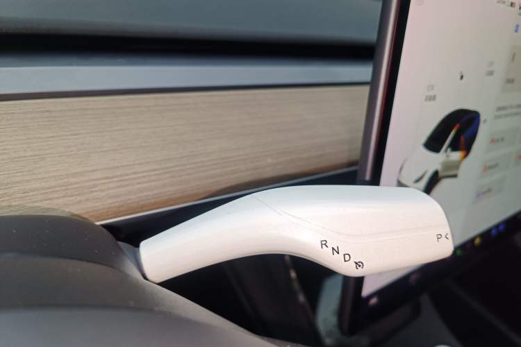 Used Tesla Model Y 2021 Long-Range All-Wheel-Drive Version
