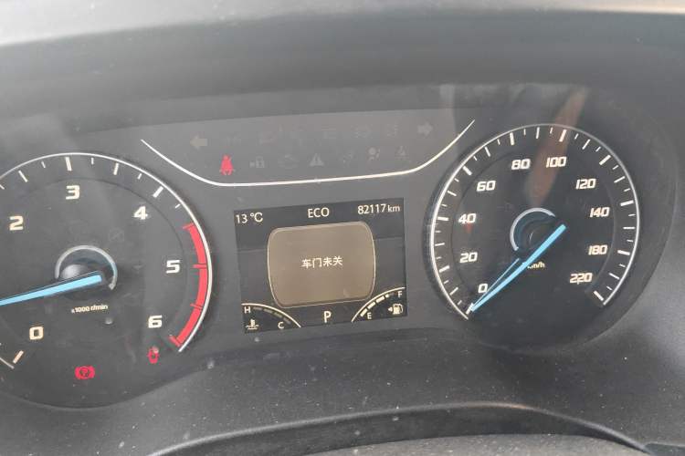 Used JMC Fushun 2025 2.0T 8AT Diesel Mid-Roof Mid-Height Commercial Multi-Purpose 7-Seater Passenger Vehicle Odometer Close Up