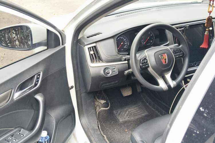 Used Roewe i6 2019 PLUS 20T TST 4G Connected Flagship Superb Edition