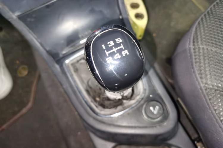 Used Dongfeng Aeolus H30 2013 CROSS 1.6L Manual Luxury Model
