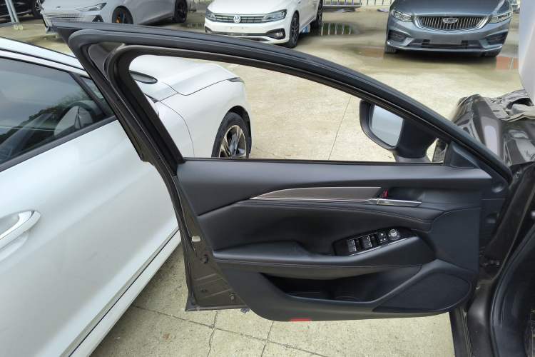 Used Mazda Atenza 2020 2.5L Skyline Sport Edition
