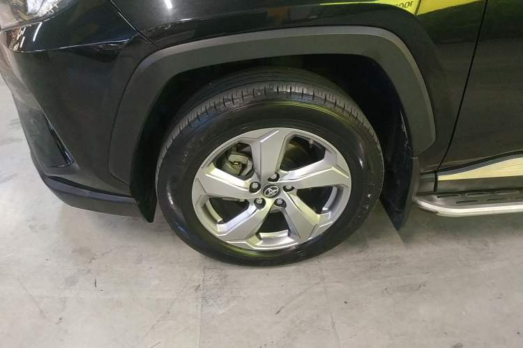 Used Toyota RAV4 2021 2.0L CVT Two-Wheel Drive Fashion Edition