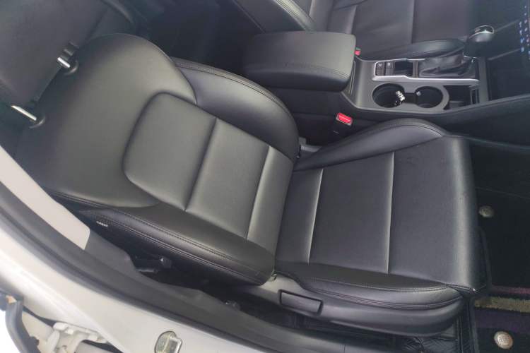 Used Hyundai Tucson 2015 1.6T Dual-Clutch Two-Wheel-Drive Smart Model Right Front Seat