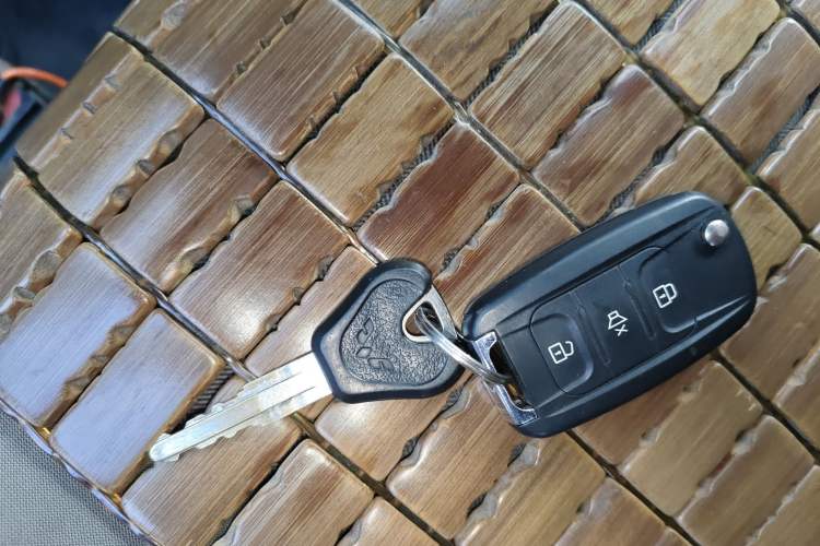 Used Wuling Zhiguang 2015 1.2L Practical LS-I Model