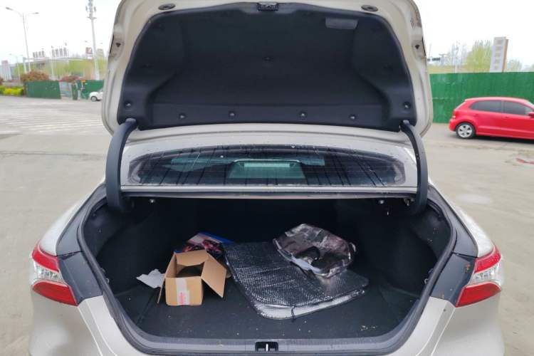 Used Toyota Camry 2021 2.0G Luxury Edition Trunk