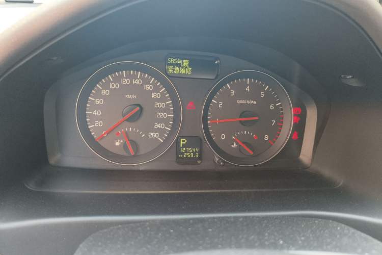 Used Volvo S40 2011 2.0L Automatic ZhiShang Edition
