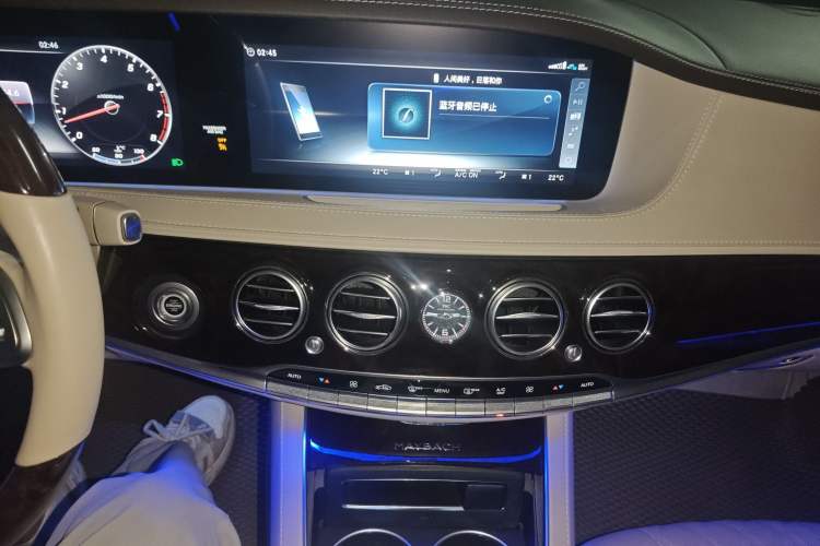 Used Mercedes-Benz Maybach S-Class 2018 S 450 4MATIC Audio And AC Panel