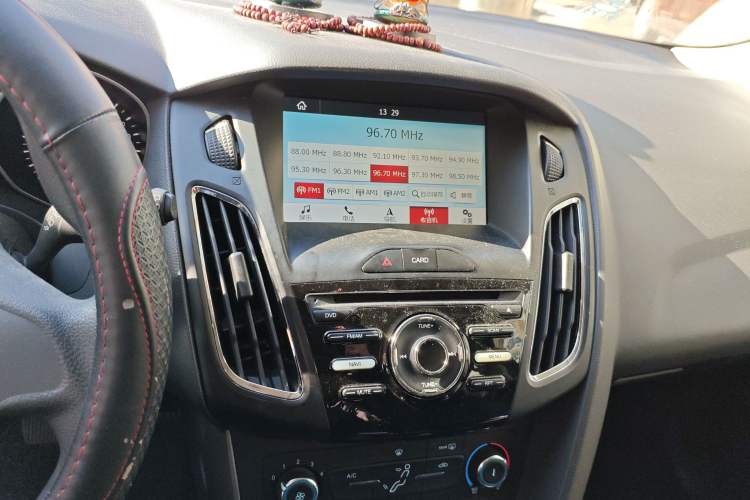 Used Ford Focus 2017 Hatchback 1.6L Automatic Comfort Plus SmartDrive Edition Audio And AC Panel