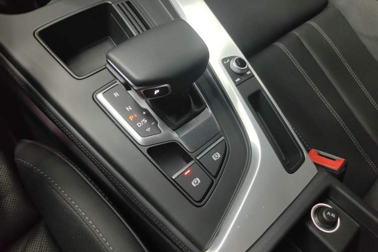 Used Audi A4L 2022 40 TFSI Luxury Dynamic Model