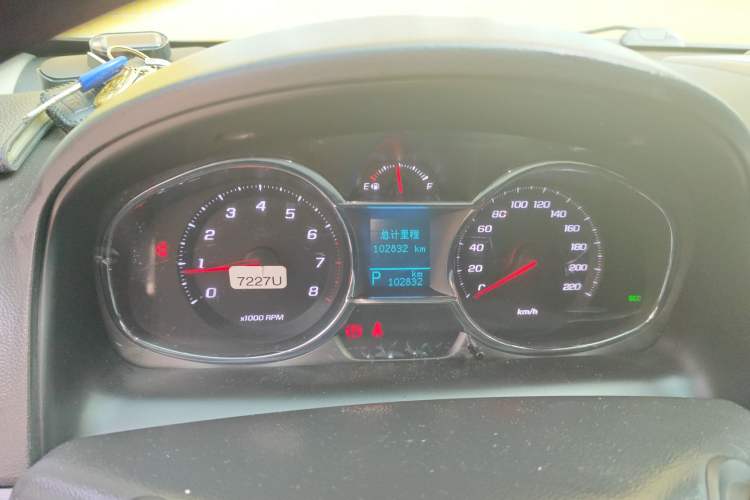 Used Chevrolet Captiva 2015 2.4L 4x4 Flagship Edition 7-Seater
