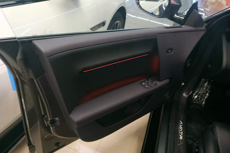 Used Avatr 06 2025 Max All-Electric Version