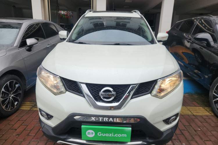 Used Nissan X-Trail 2015 2.5L CVT Leading MAX Edition 4WD
