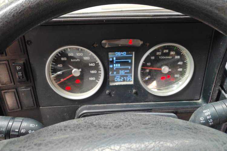 Used Iveco Daily 2017 2.5T A35 Passenger Van 5-7 Seats Model 47Z5 Instrument Cluster