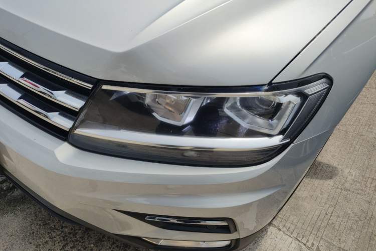 Used Volkswagen Tiguan L 2019 Revised 330TSI Automatic Two-Wheel Drive Smart & Luxury Edition China VI Standard Left Front Headlight