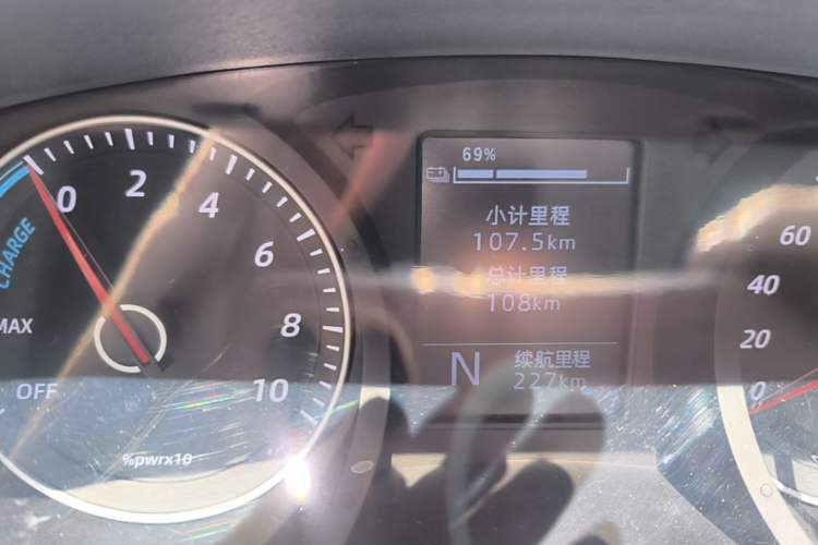 Used Wuling Yangguang 2026 Model, 330km Bus Comfort Edition
