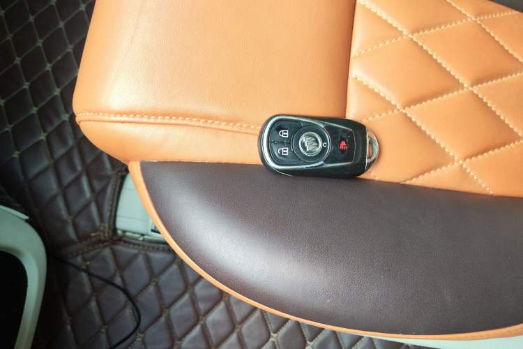 Used Buick GL8 2018 ES 28T Comfort Model China VI Standard