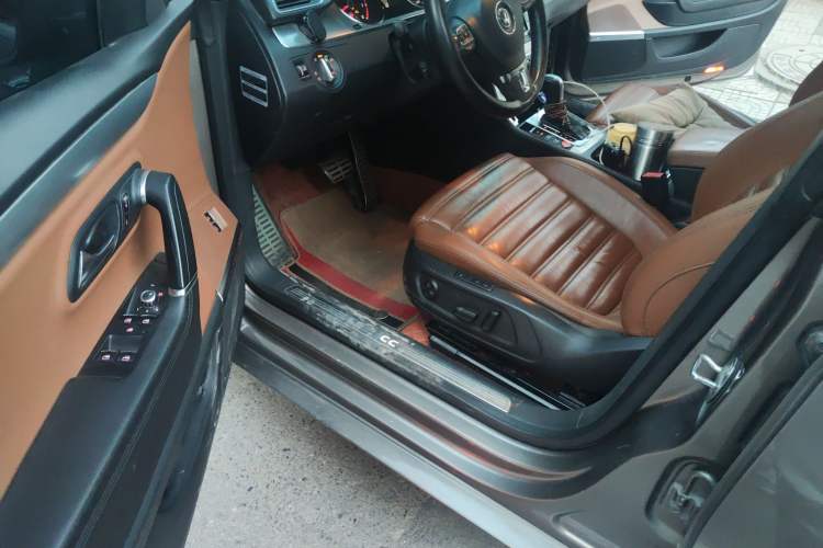 Used Volkswagen FAW-Volkswagen CC 2012 2.0 TSI Prestige Edition Driver Seat