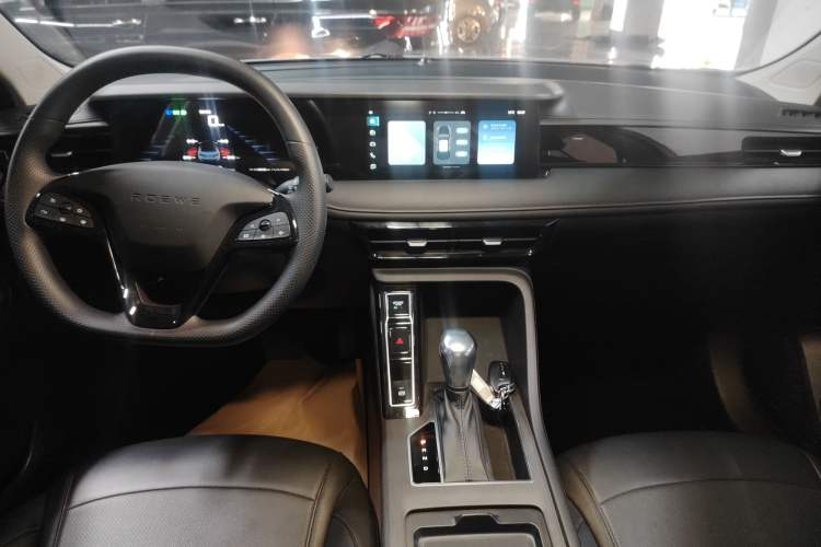 Used Roewe i5 2023 1.5L CVT Luxury Edition Audio And AC Panel