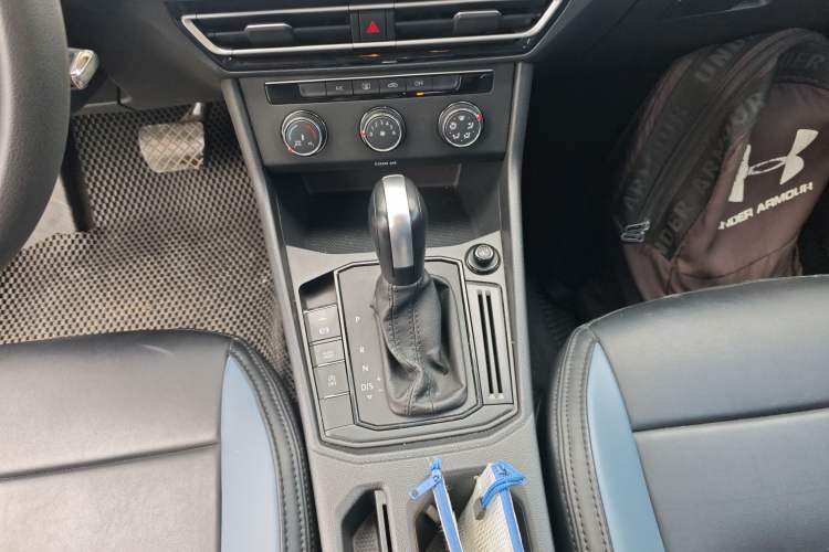 Used Volkswagen Lavida 2024 1.5L Automatic DeYi Edition Gear Lever