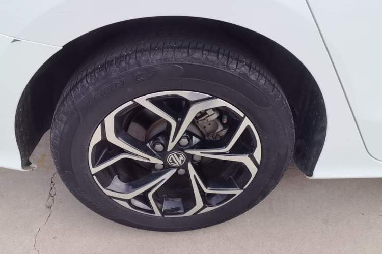 Used MG 5 2021 180 DVVT CVT Youth Luxury Edition
