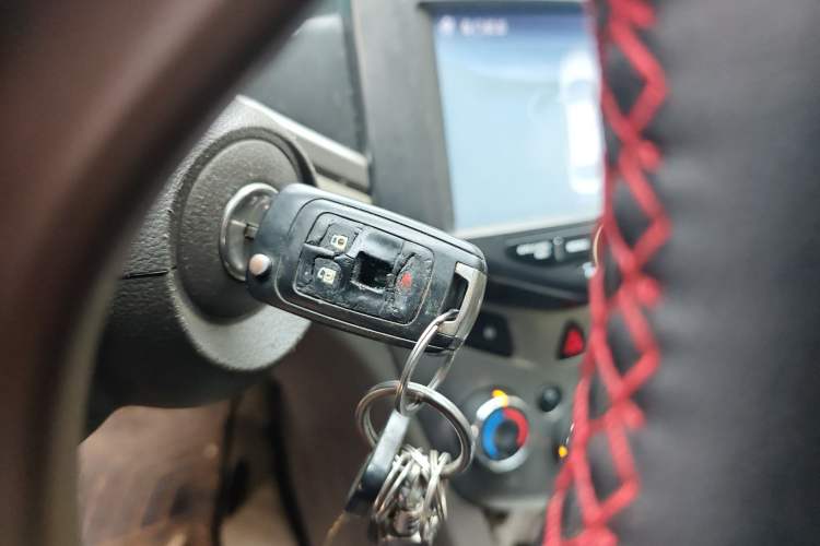 Used Chevrolet Aveo Sonic 2011 Sedan 1.4L MT SL