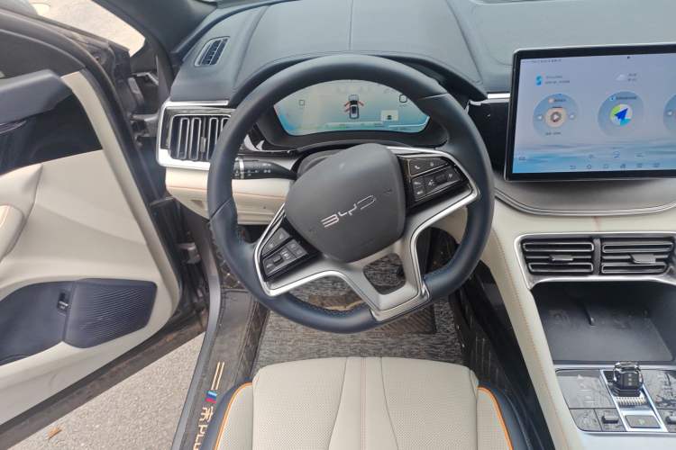 Used BYD Song PLUS New Energy 2024 HONOR Edition DM-i 150km Flagship PLUS Steering Wheel