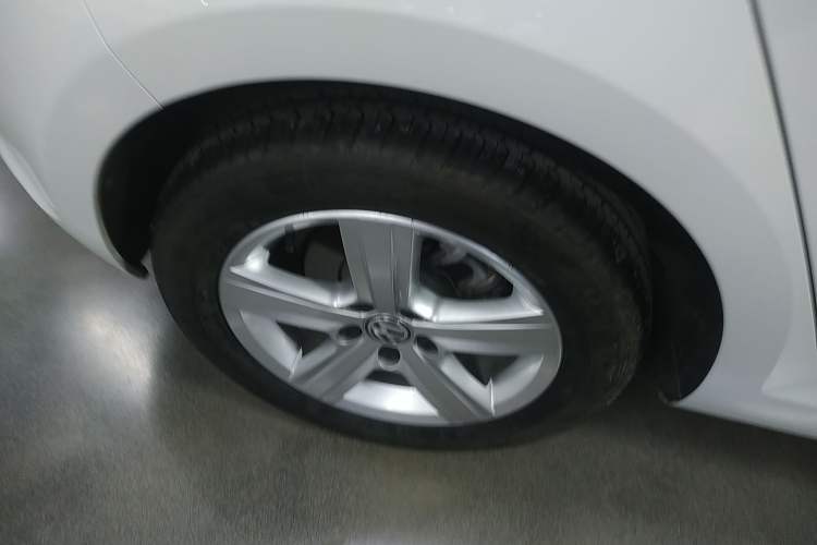 Used Volkswagen Golf 2015 1.4TSI Automatic Luxury Model Right Rear Wheel Hub