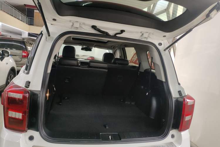 Used GAC Trumpchi GS8 2017 320T Two-Wheel Drive Luxury Smart Connectivity Version (7 Seats)