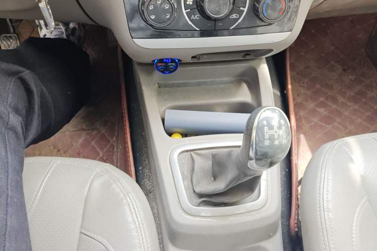 Used BAIC Weiwang M20 2014 1.5L Ultra-Luxury DAM15DL Gear Lever