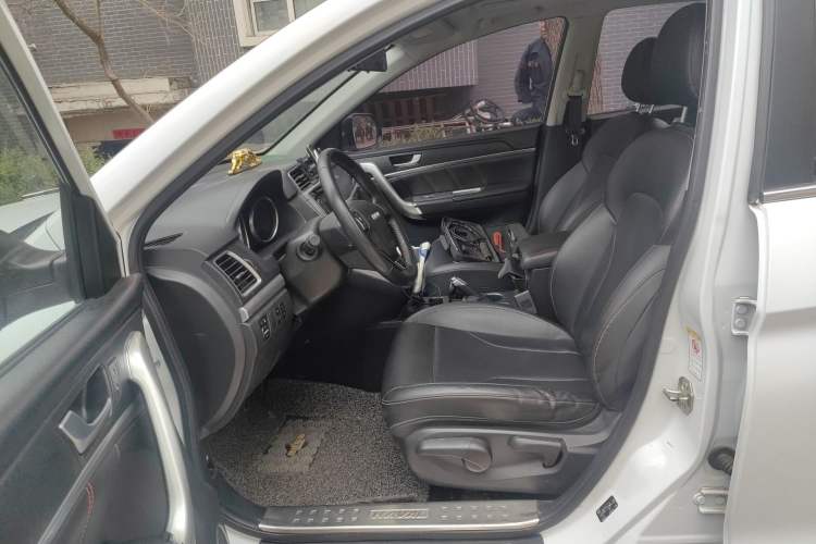 Used Haval M6 2018 Revised Version 1.5T DCT Two-Wheel Drive Elite Edition Left Front Seat