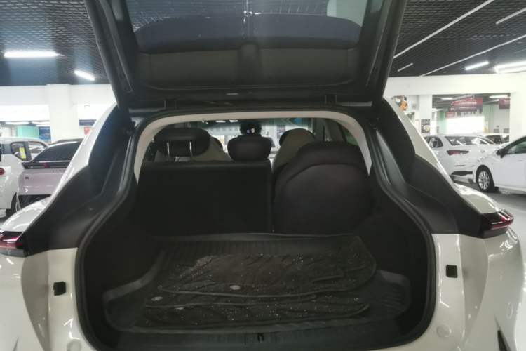 Used IM LS7 2023 90 kWh Elite Rear-Drive Version
