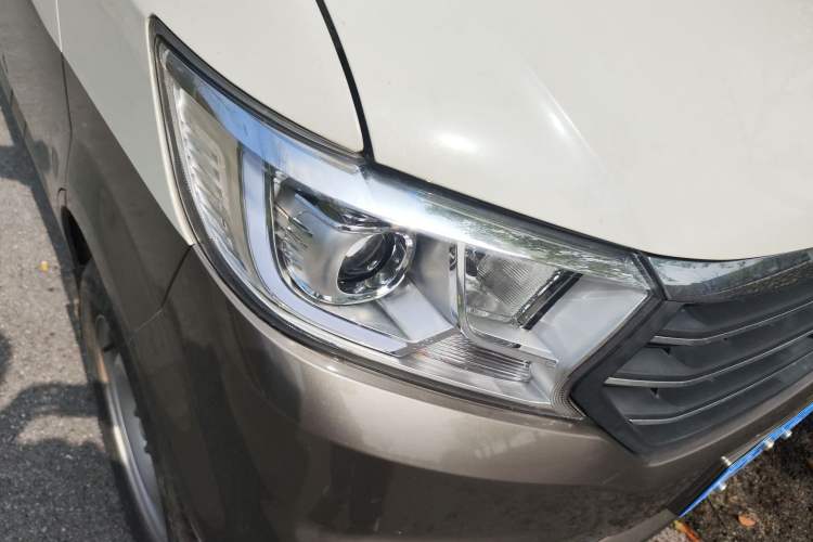Used CHANGAN KUAYUE Xing V5 2021 1.6L Fortune-Attracting Edition Comfort Model DAM16KR Right Front Headlight