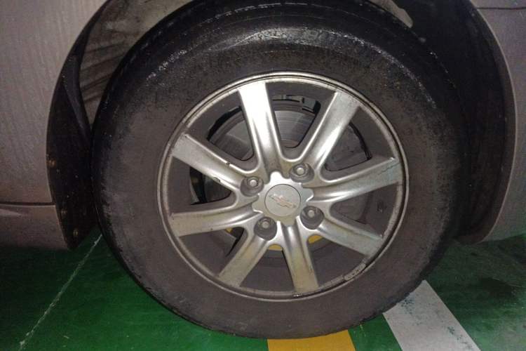 Used Chevrolet Epica 2013 1.8 SE Comfort Edition MT Right Front Wheel Hub